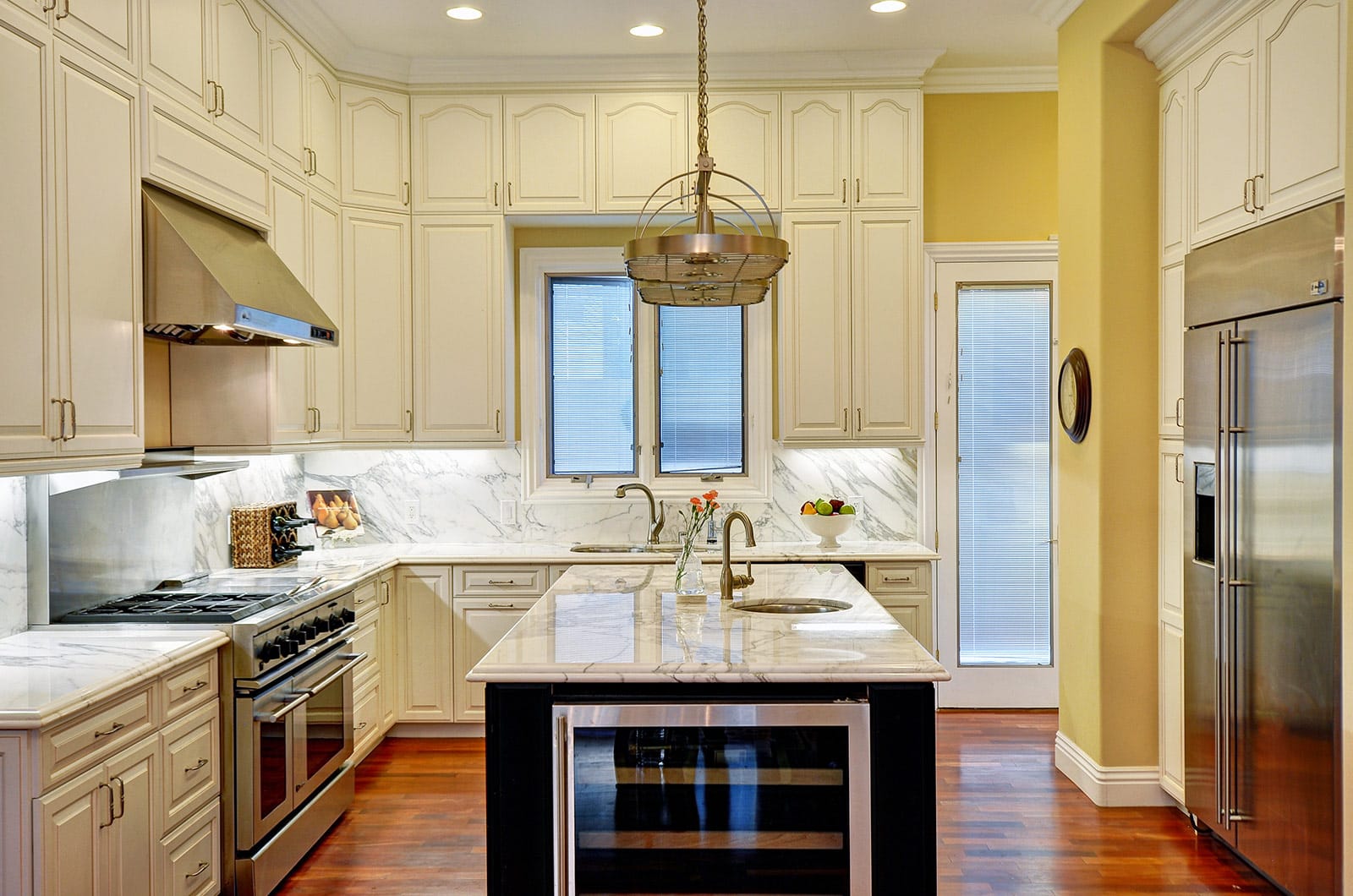 Traditional Kitchen Kitchen Remodel in Anaheim, CA by City Tile & Cabinets: Anaheim Tile Showroom & Full Installation — Project 1 project photo