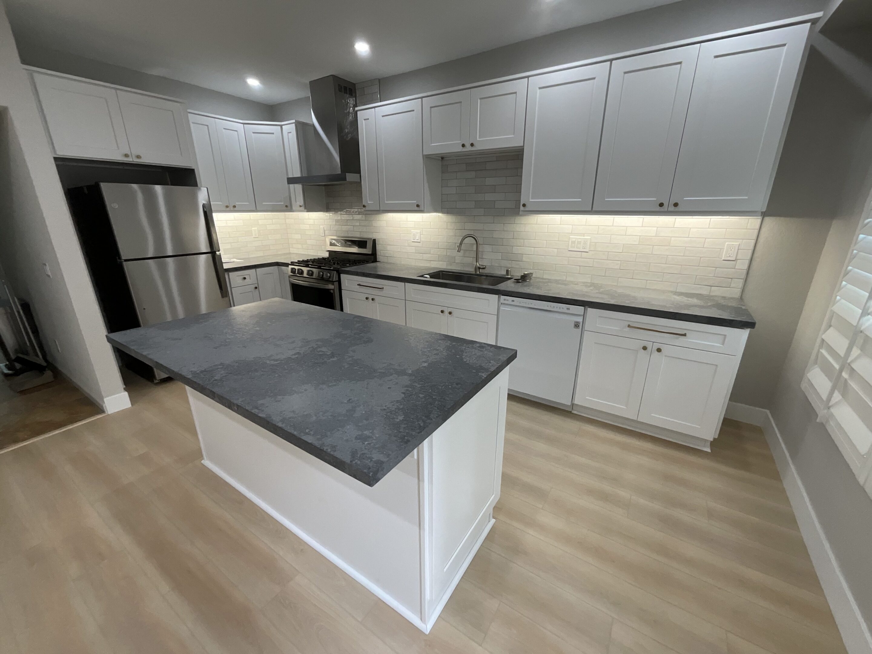 remodeled kitchen in Tustin, CA by City Tile & Cabinets
